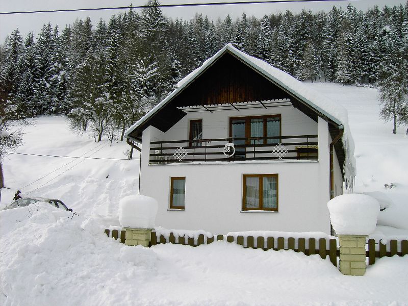 Zima na Valašsku - zimní Beskydy - chata Vranečka v Novém Hrozenkově