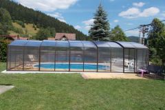Zastřešený bazén na chatě Vranečka na Valašsku